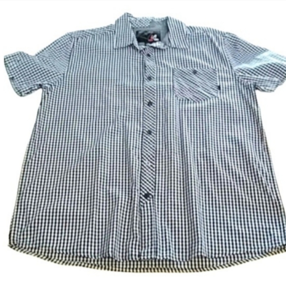 AMPLIFY Men's Short Sleeve Checkered Collar Button-Down | EUC - Picture 14 of 14